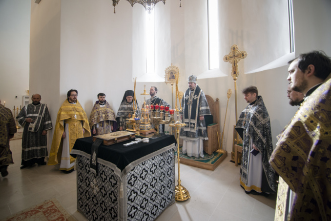 Mgr Nestor a célébré la Liturgie des Dons présanctifiés et l'ordination diaconale en la cathédrale de la Sainte Trinité