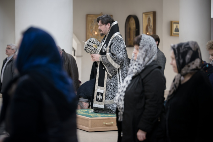 Mercredi Saint: Mgr Nestor a célébré la Liturgie des Dons présanctifiés et l'ordination diaconale en la cathédrale de la Sainte Trinité