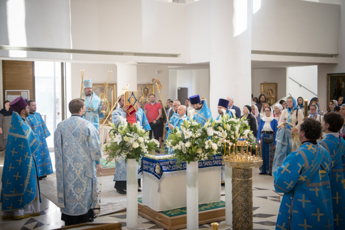 La fête de la Dormition de la Vierge Marie célébrée en la cathédrale de la Sainte-Trinité à Paris