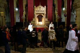 A partir du 25 mars la basilique Saint-Denys va exposer la Sainte-Tunique