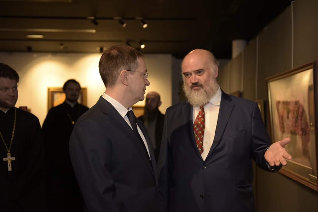 Le ministre de la culture russe Vladimir Medinski a visité la cathédrale de la Sainte-Trinité à Paris