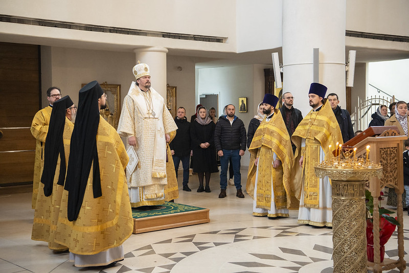 L'exarque patriarcal en Europe occidentale a célébré la Liturgie en la cathédrale de la Sainte Trinité