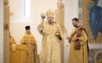 Mgr Nestor, évêque de Chersonèse, a célébré la Divine Liturgie en la cathédrale parisienne de la Sainte-Trinité