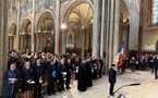 Le clergé et le chœur de la cathédrale Sainte-Trinité ont participé à un office funéraire en mémoire des représentants des forces de l’ordre morts en service