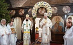 Le métropolite Nestor et l'évêque Justin ont célébré la Divine Liturgie en l'église Saint-Séraphin à Montgéron