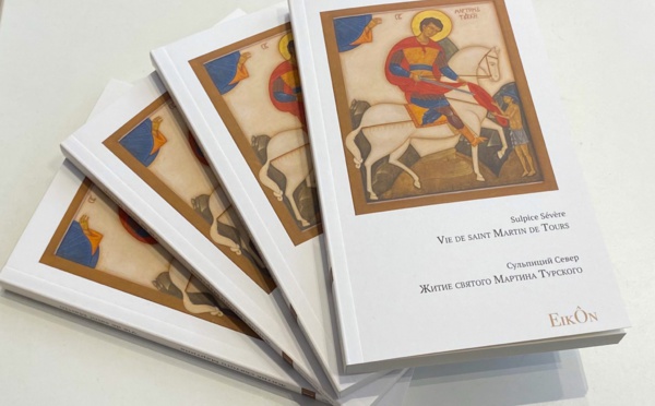 Un ouvrage bilingue "La Vie de saint Martin" est enfin mis en vente à la boutique de la cathédrale Sainte Trinité