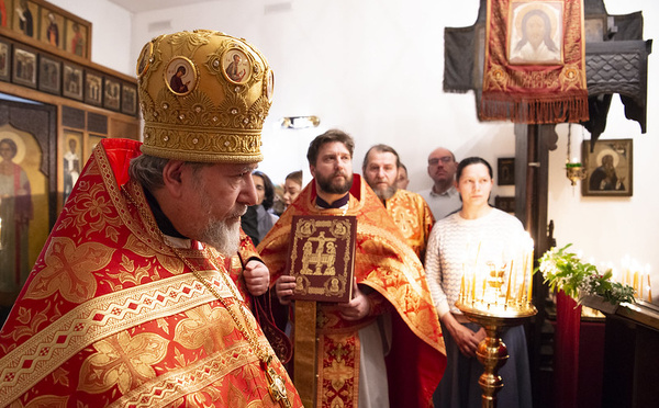 L'archimandrite Ephrem (Meziani) s'est vu octroyer le droit de célébrer la Divine Liturgie avec les portes royales ouvertes jusqu'à l'hymne des chérubins